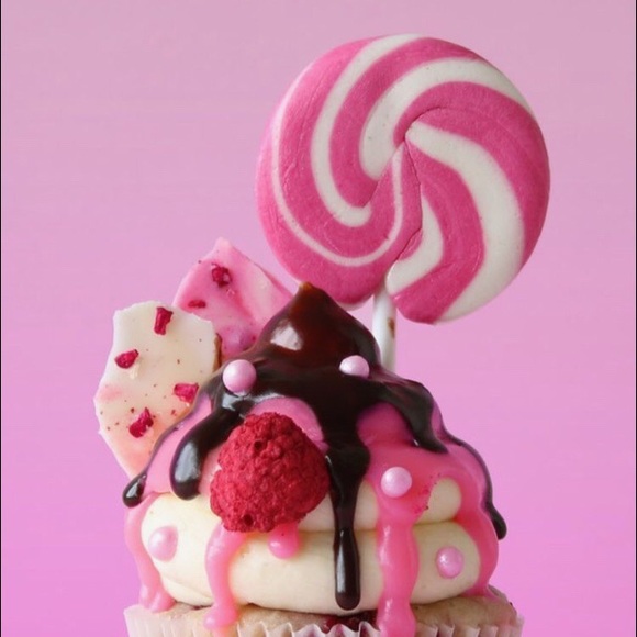 Meet your Posher, Olivia - Picture 1 of 1